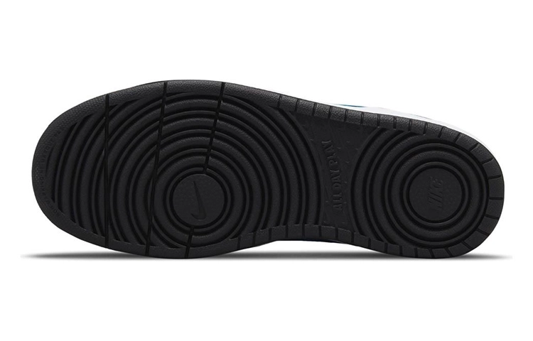 Nike Court Borough Low 2