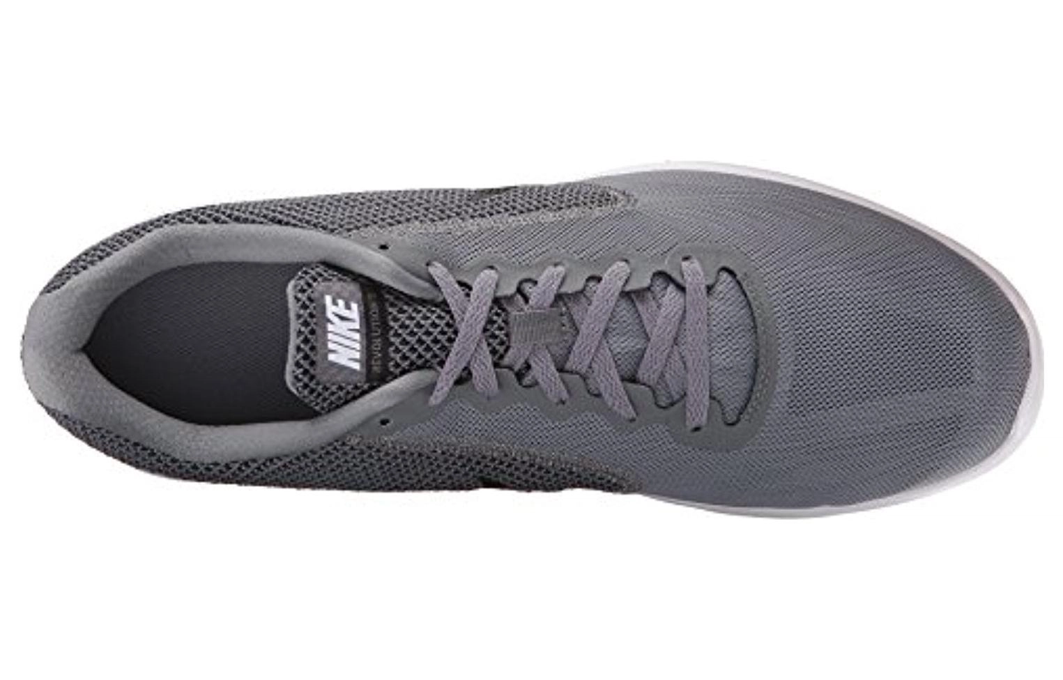 Nike REVOLUTION 3
