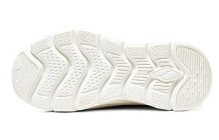 Skechers Street