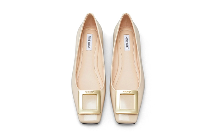 NINE WEST