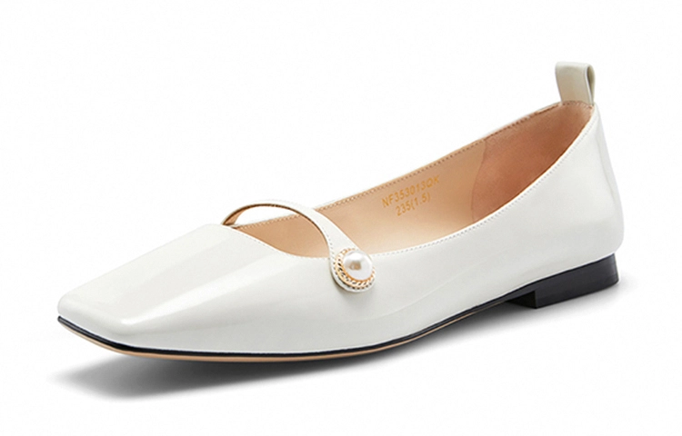 NINE WEST