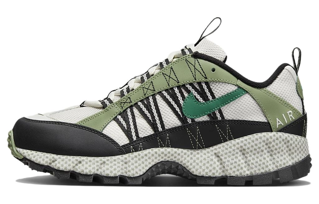Nike Air Humara QS