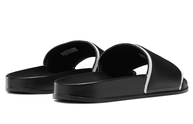 OIOI x Reebok classic slide