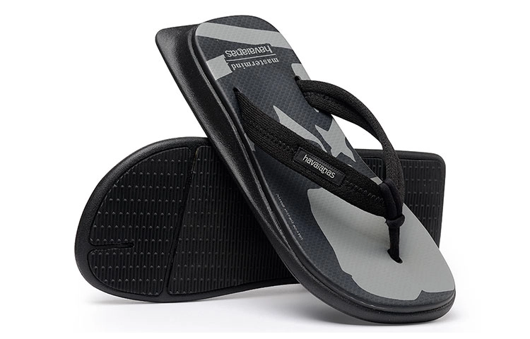 Havaianas x Mastermind Japan Zori Sandals