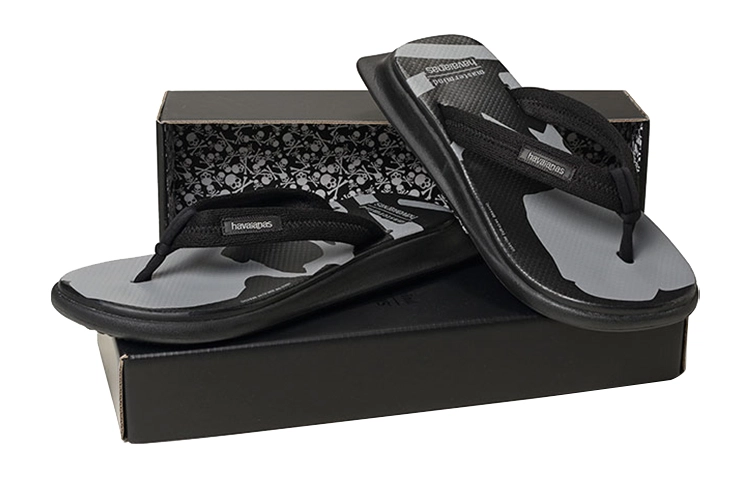 Havaianas x Mastermind Japan Zori Sandals