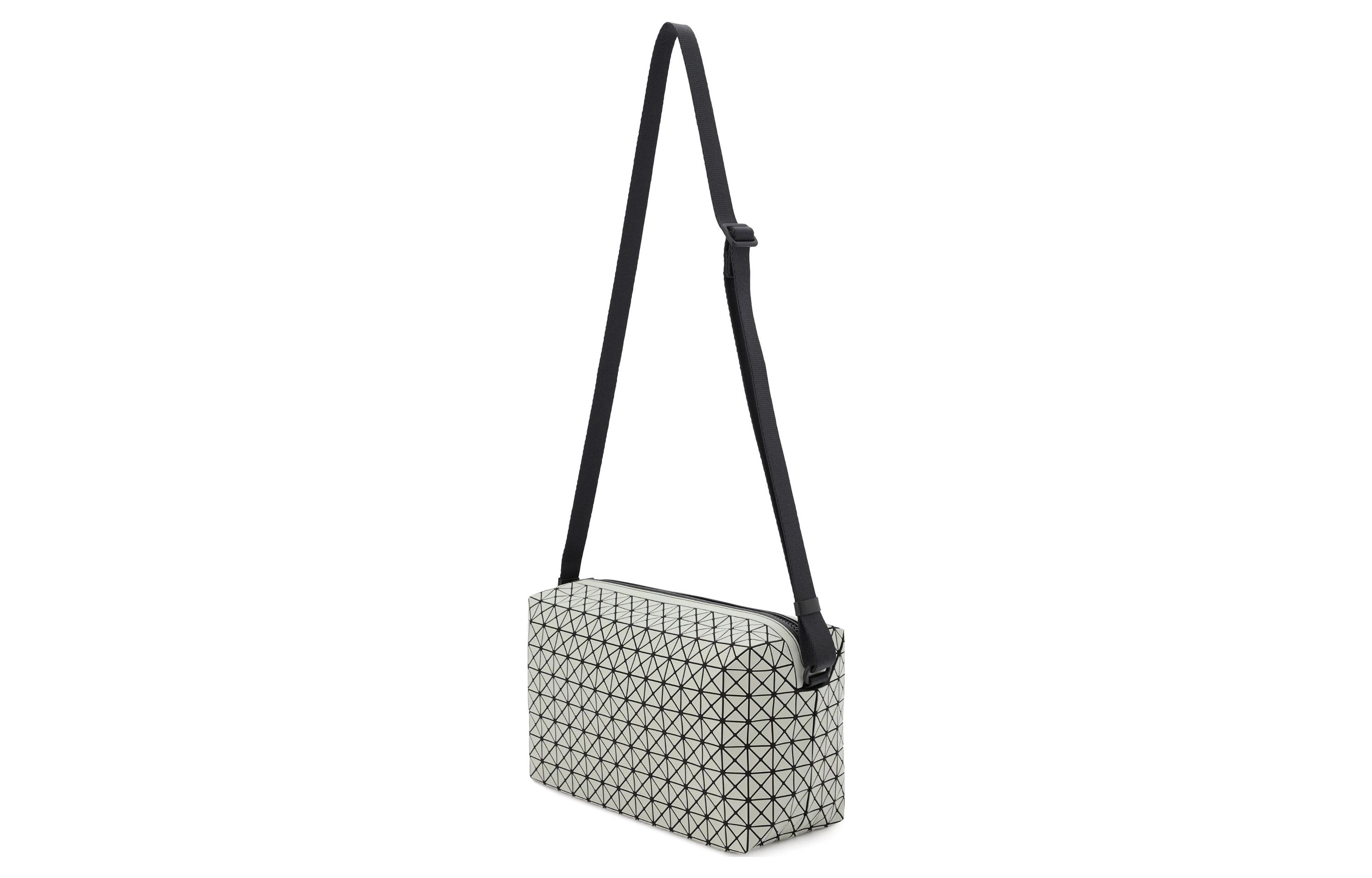 ISSEY MIYAKE Saddle 238