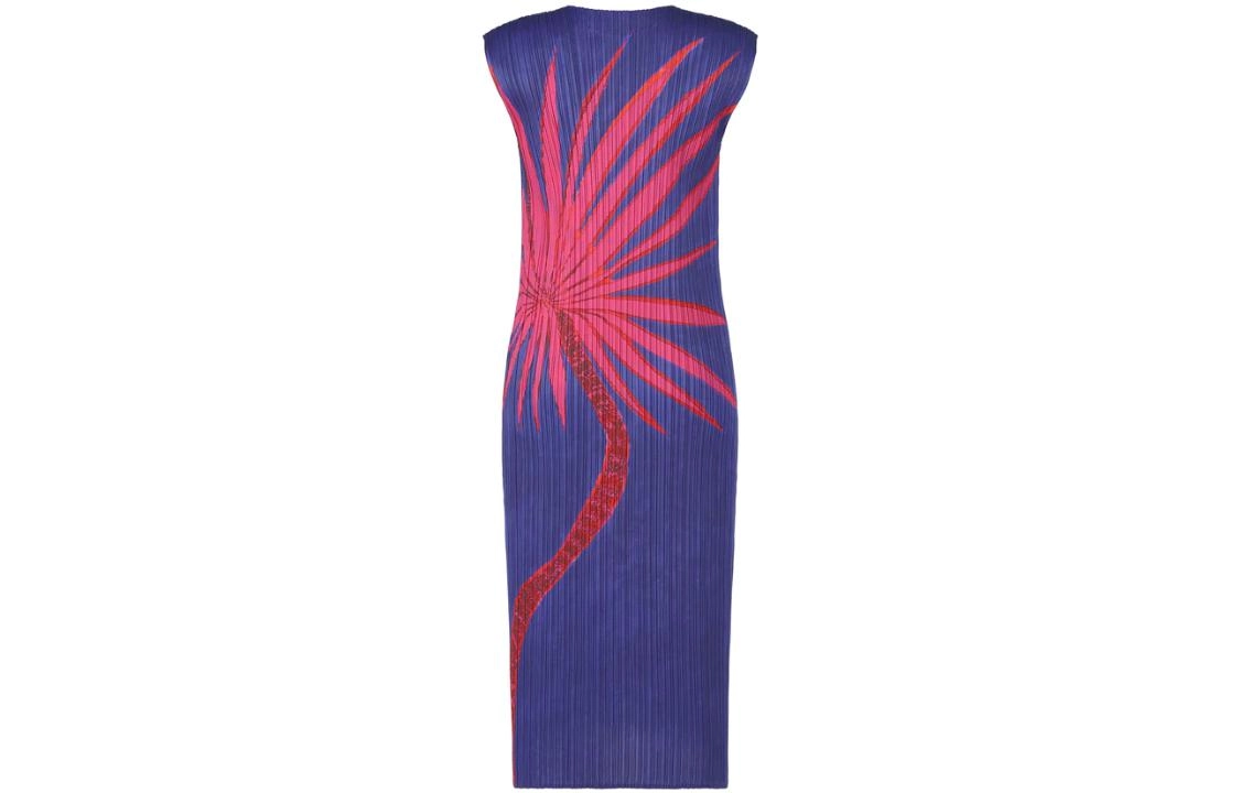 PLEATS PLEASE ISSEY MIYAKE