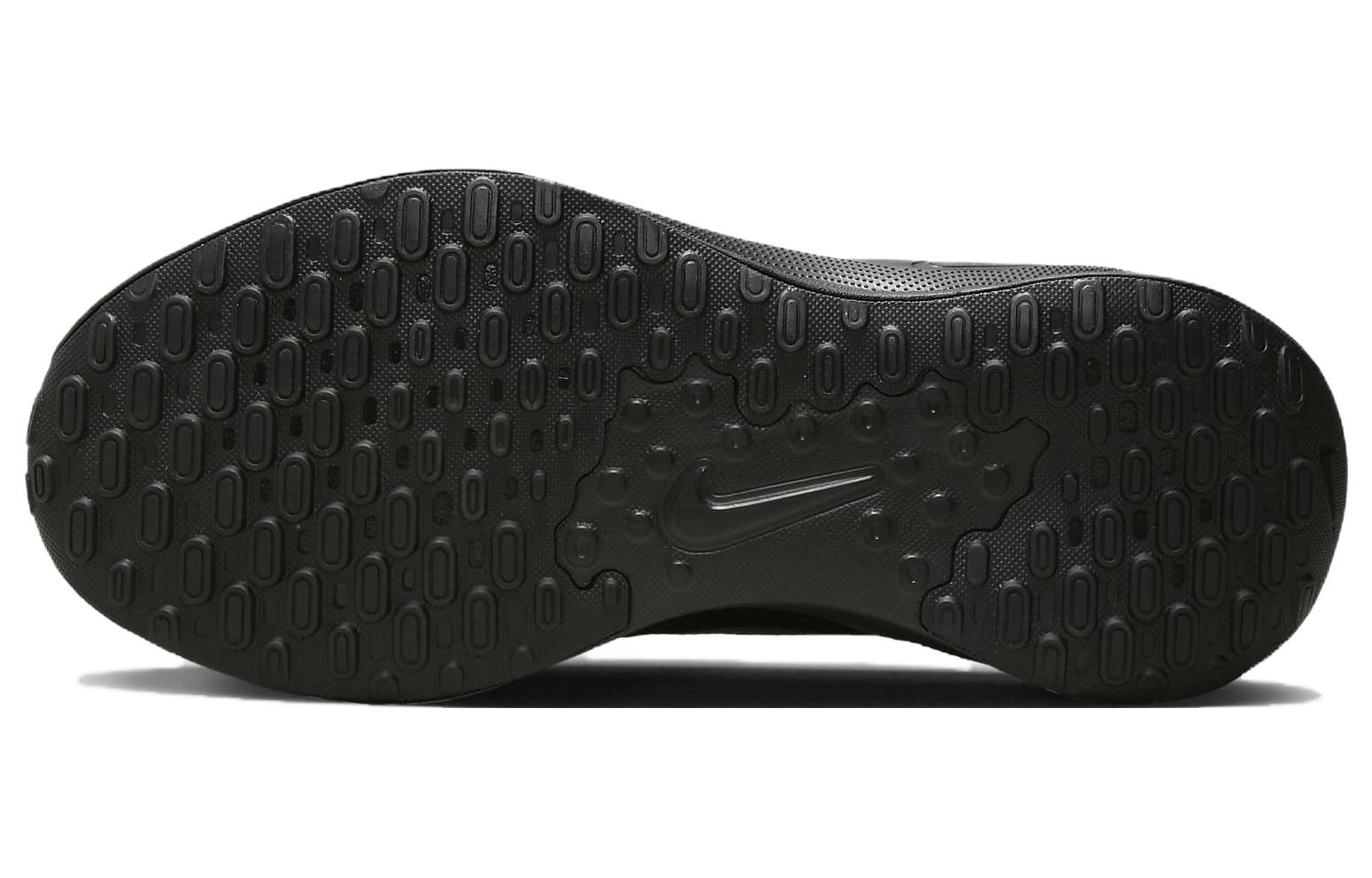 Nike REVOLUTION 7