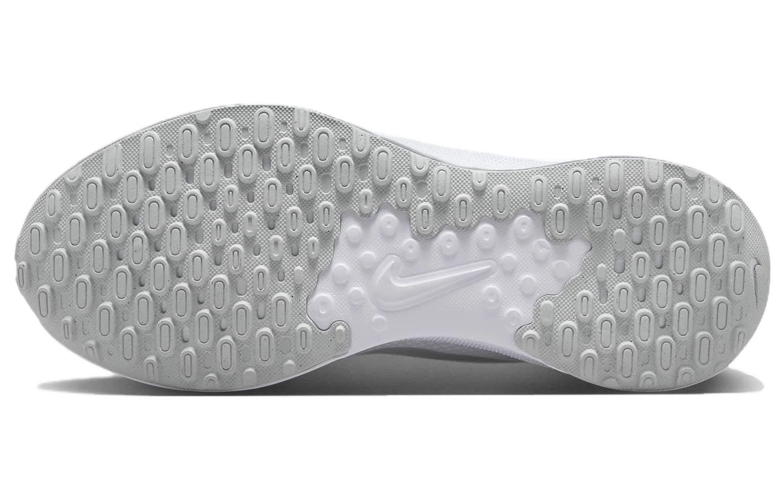 Nike REVOLUTION 7