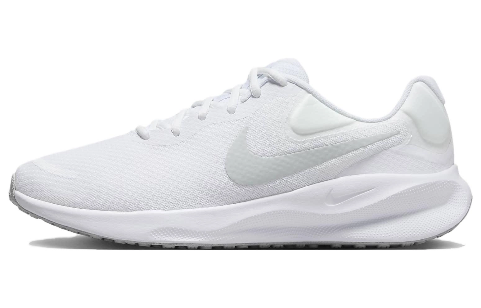 Nike REVOLUTION 7