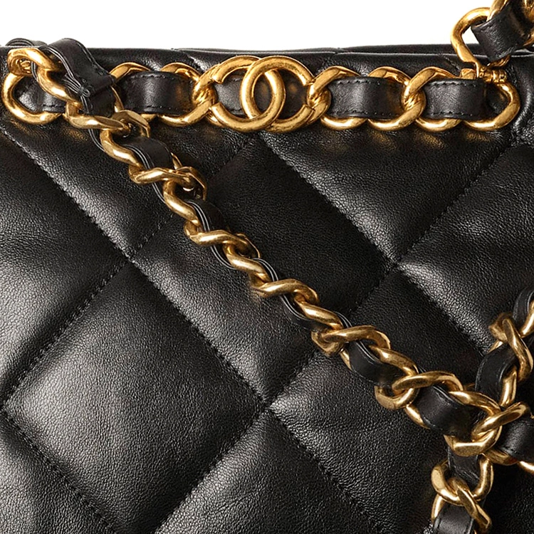 CHANEL 22B Tote