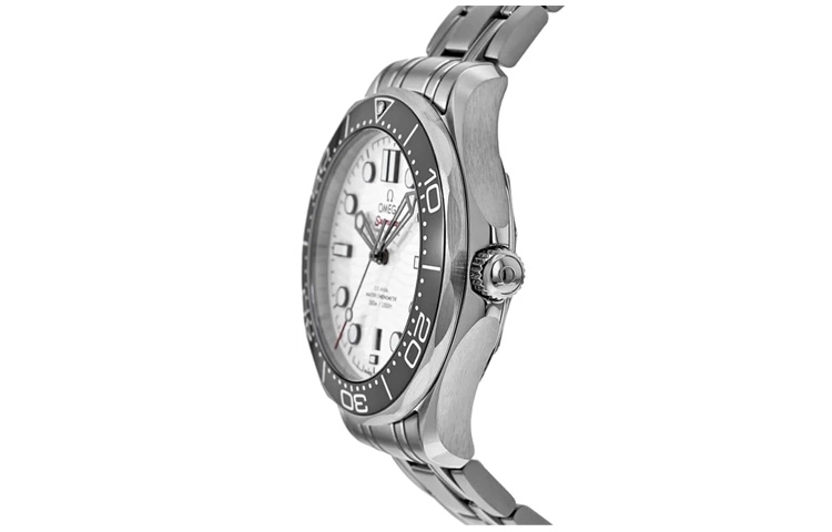 OMEGA 42mm 210.30.42.20.04.001