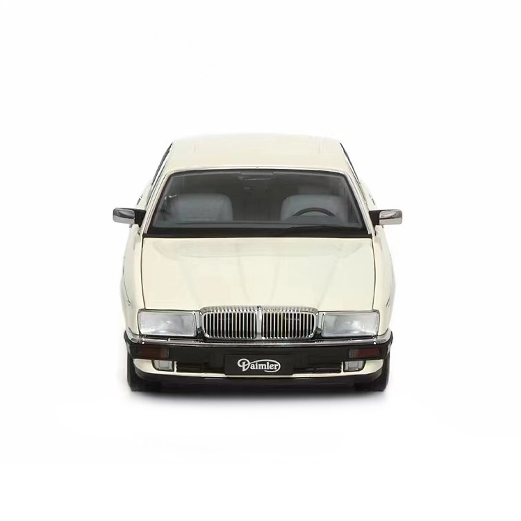 Almost Real 118 XJ6XJ40