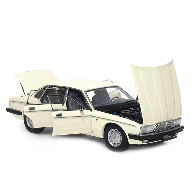 Almost Real 118 XJ6XJ40