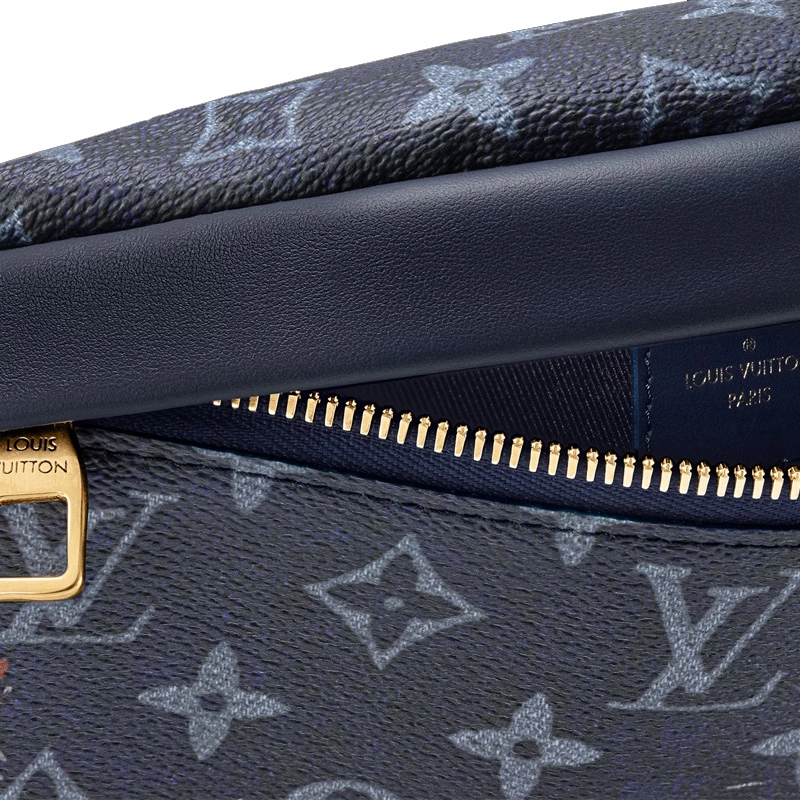 LOUIS VUITTON Discovery