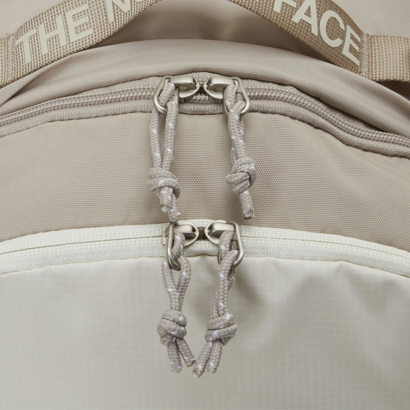 THE NORTH FACE BREEZE LT 24 Logo