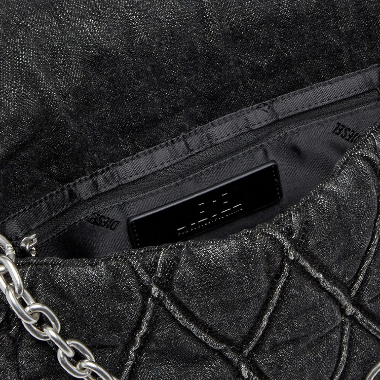 DIESEL Charm-D
