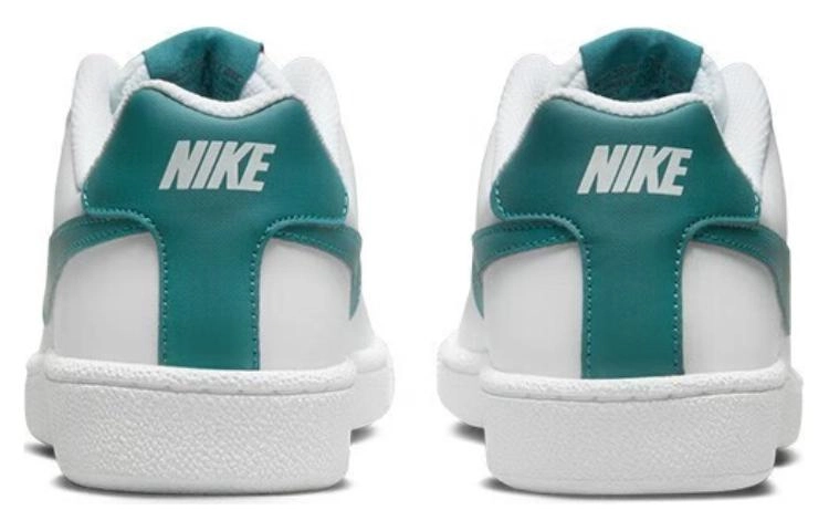 Nike Court Royale