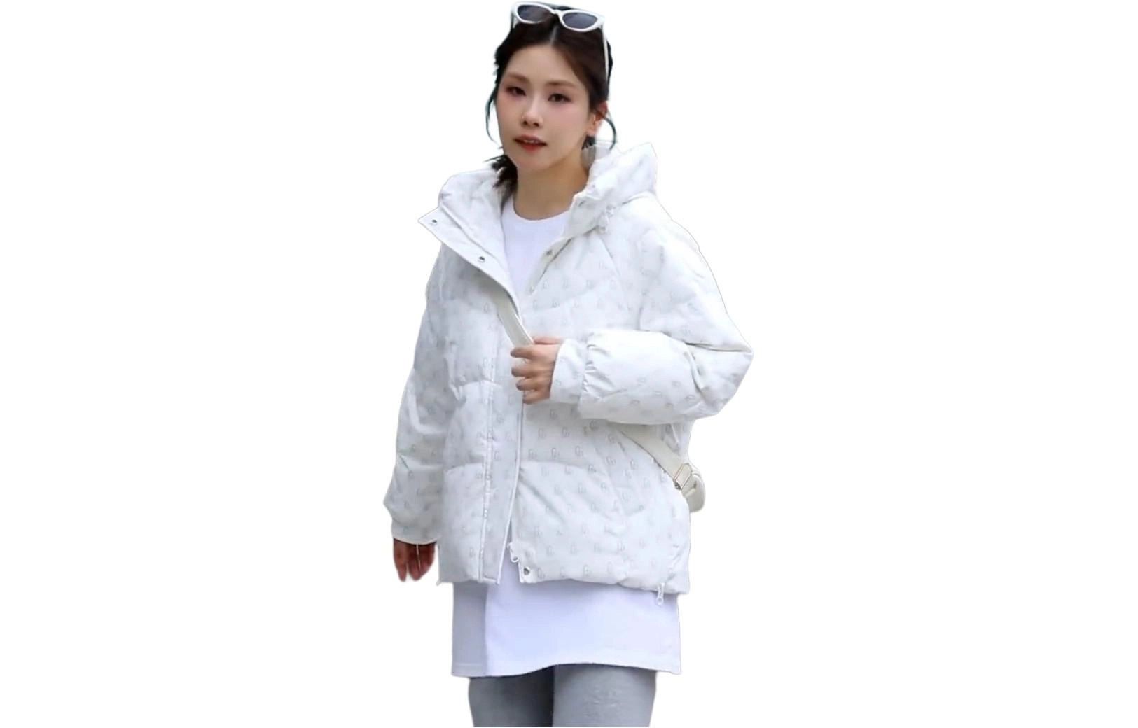 波司登 保暖印花连帽短款舒适细腻羽绒服 女款