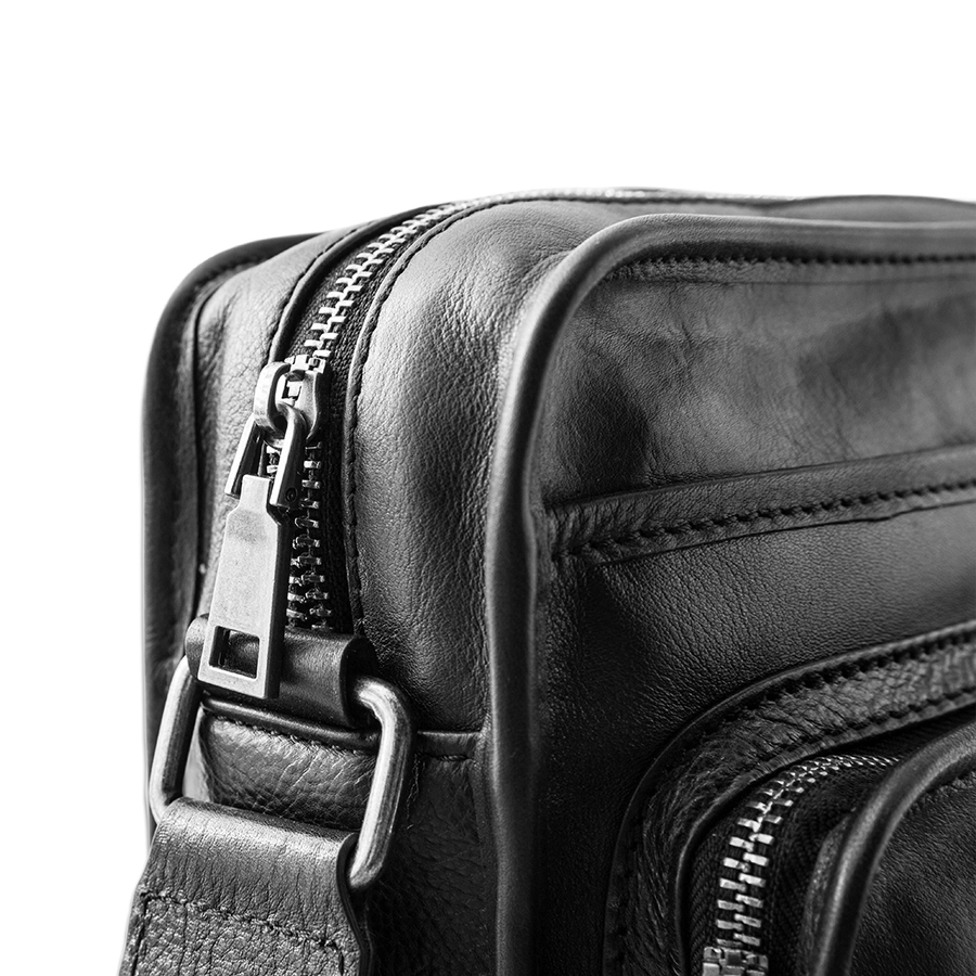 后步 原创小众不撞款设计时尚简约百搭休闲通勤个性日常 头层植鞣牛皮 单肩包斜挎邮差包 常规 男女同款情侣款 黑色