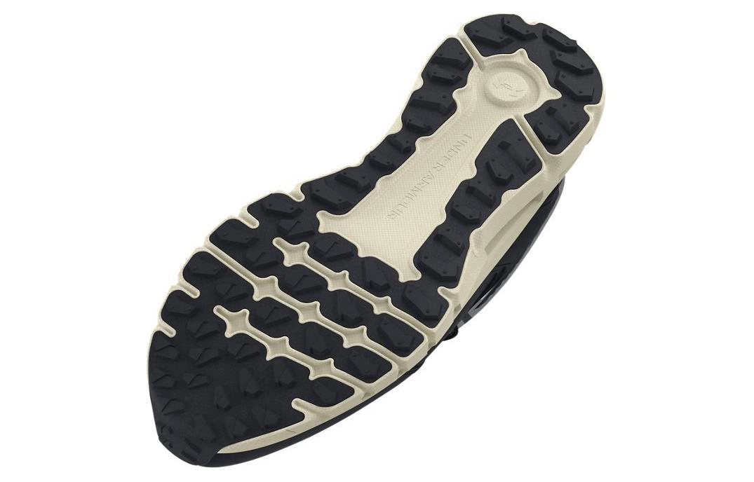 Under Armour Summit Trek