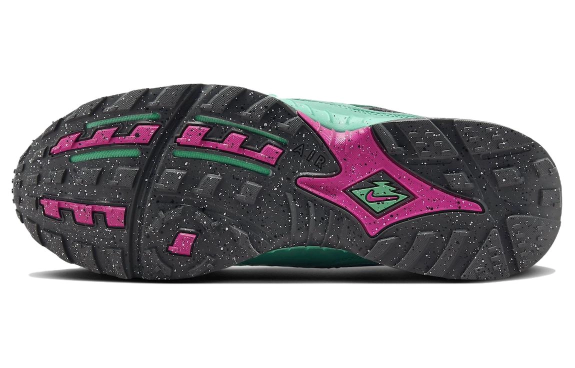 UNDEFEATED x Nike Air Terra Humara Light Menta