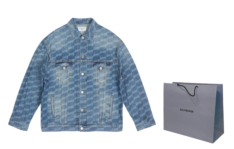 Balenciaga FW22 Logo