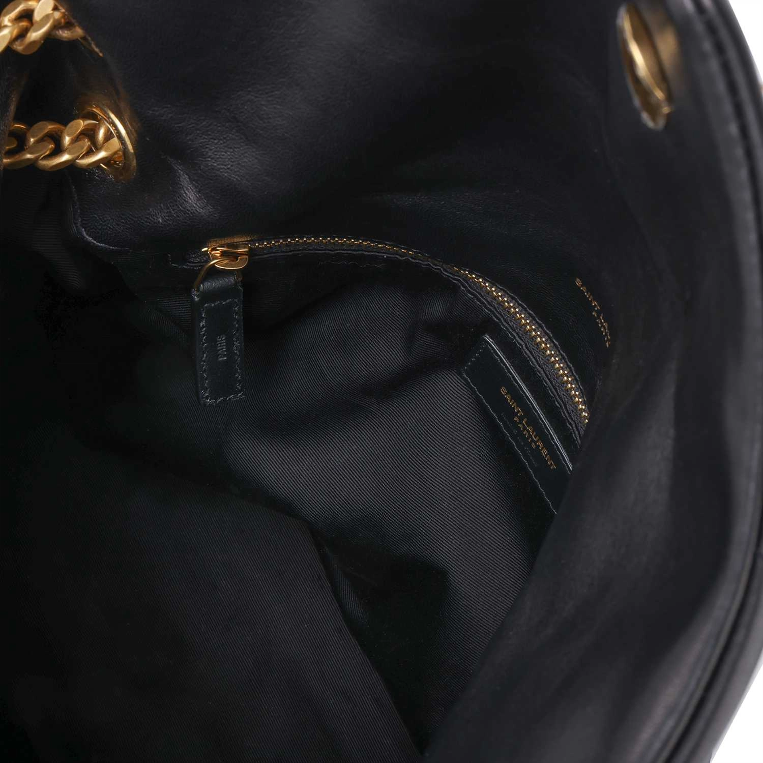 SAINT LAURENT YSL LOULOUPUFFER Logo