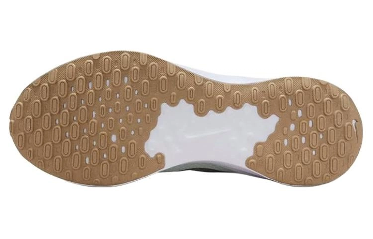 Nike REVOLUTION 7