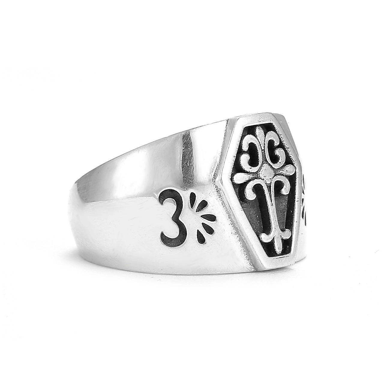925