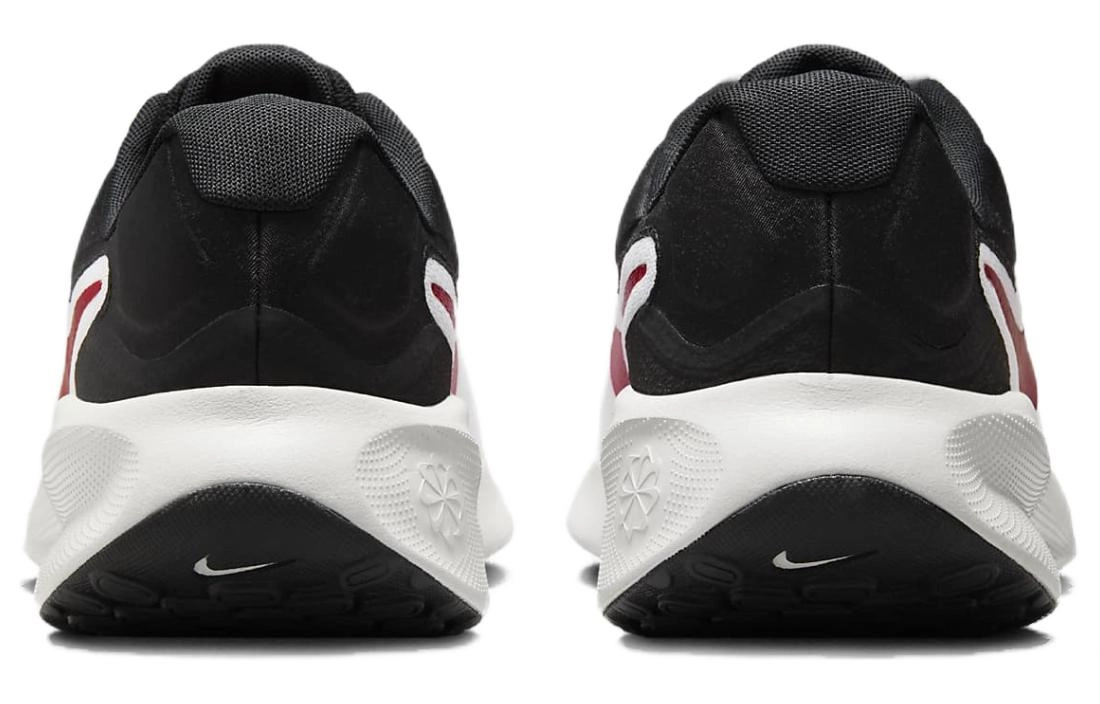 Nike REVOLUTION 7