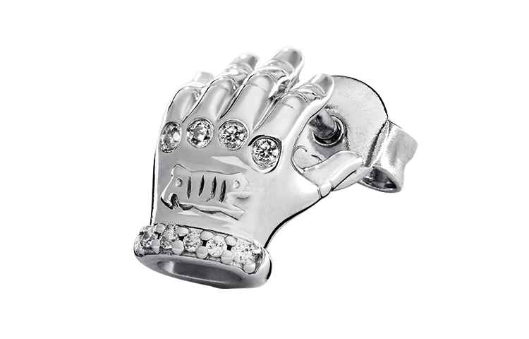 925