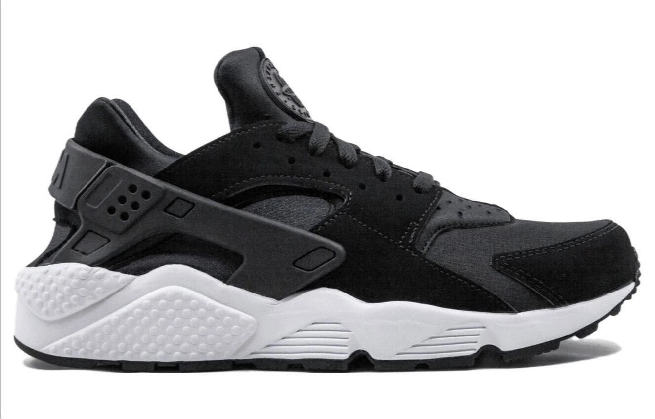 Nike Air Huarache Black Trainers