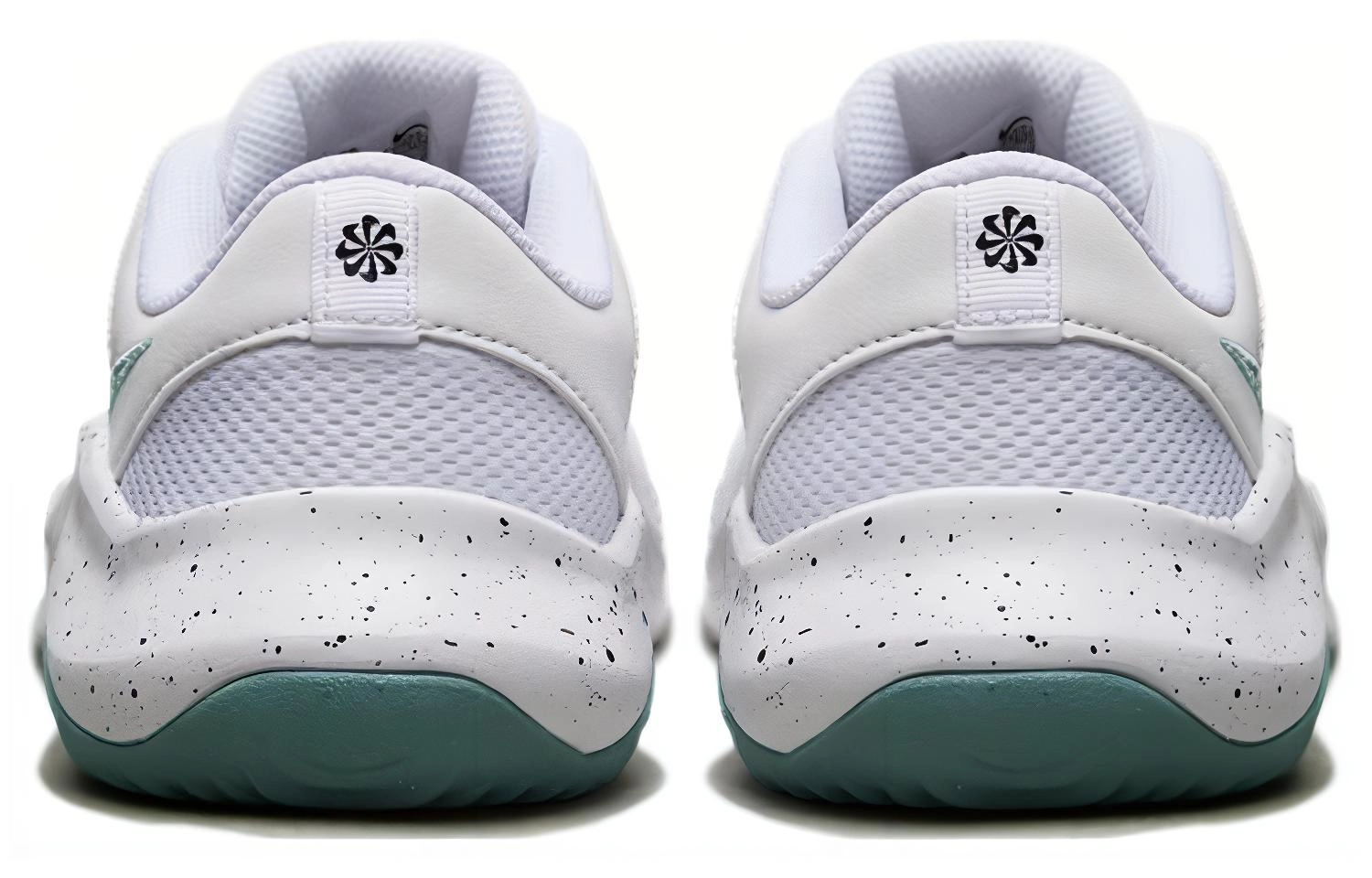 Nike Legend Essential 3