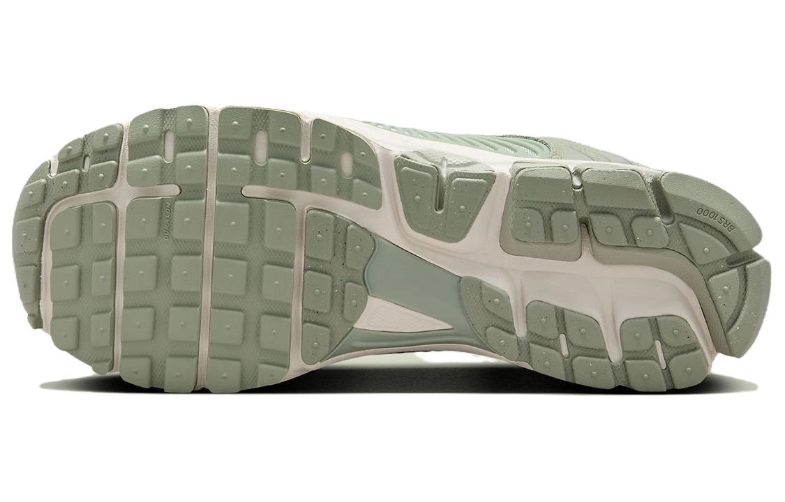 Nike Air Zoom Vomero 5