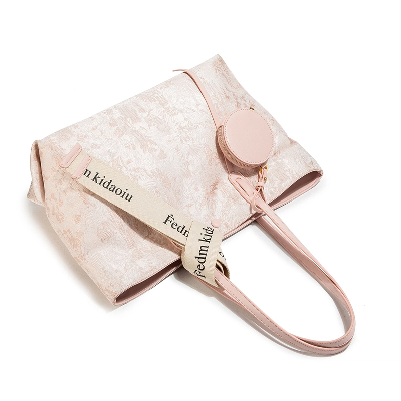 MACKJANICE Tote