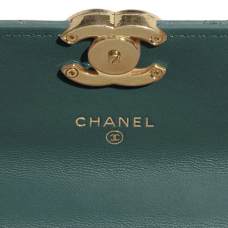 CHANEL WOC