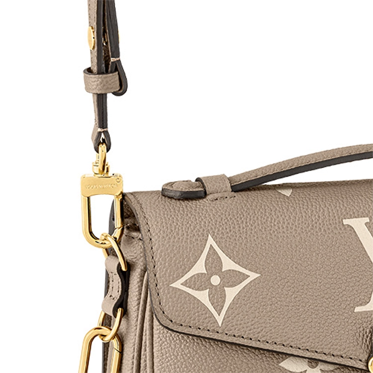 LOUIS VUITTON Pochette Metis East West