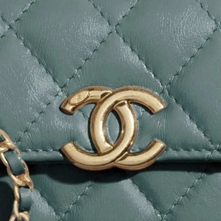 CHANEL WOC