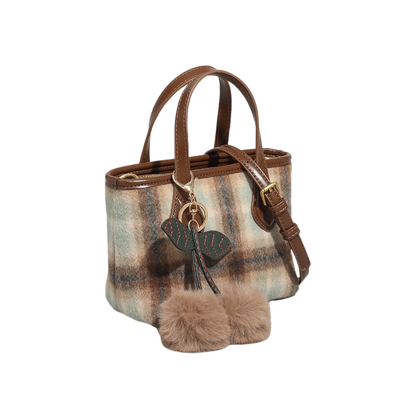 PESASRIE Tote