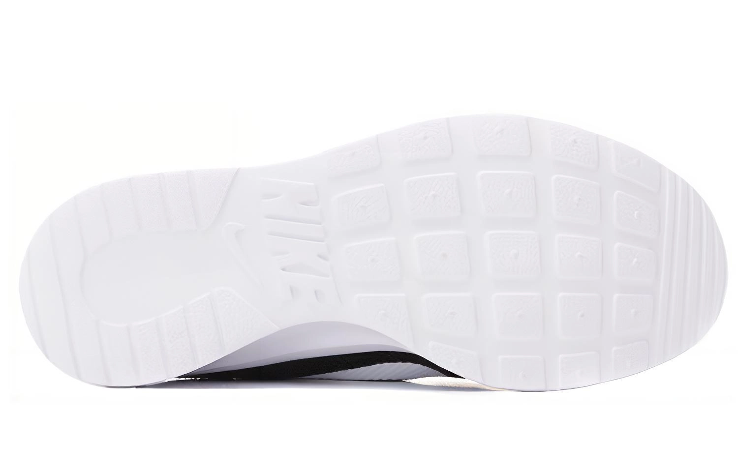 Nike Tanjun