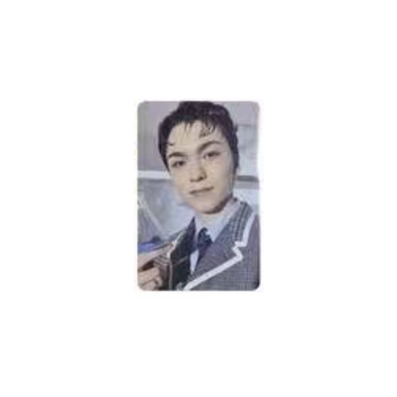 HYBE Seventeen 4.29 17 is right here random photo card