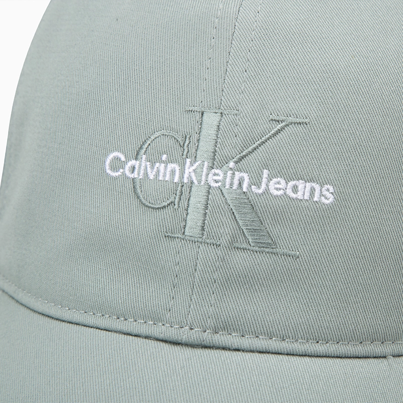 CALVIN KLEIN