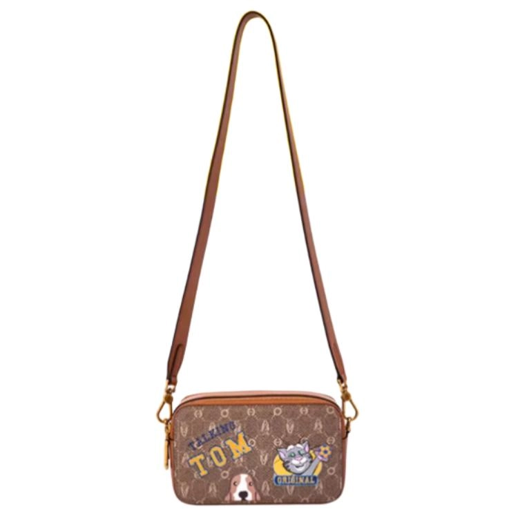 Hush Puppies x TALKINGTOM PVC