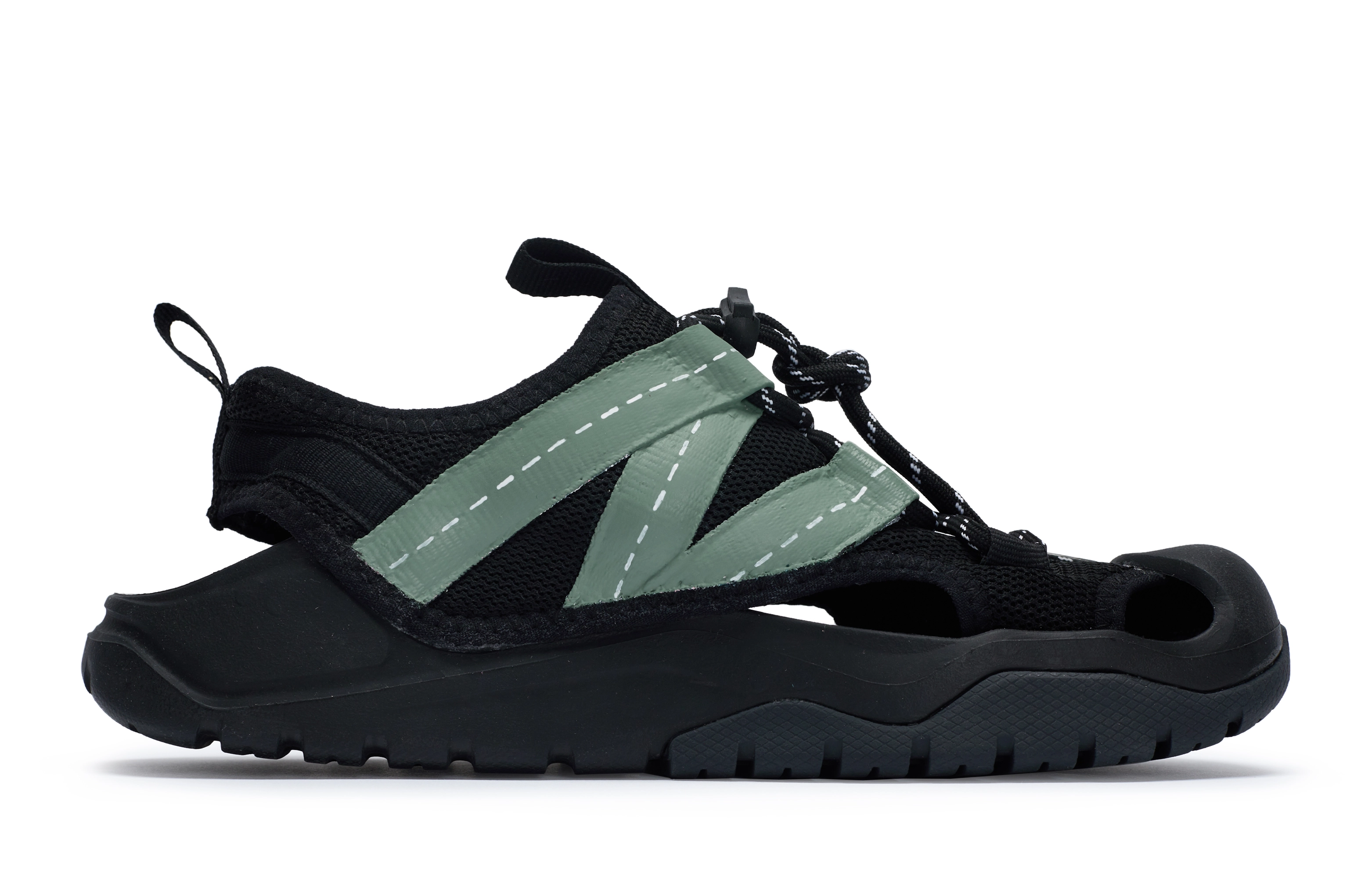 New Balance 4205 811