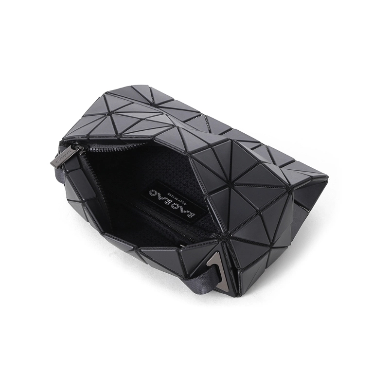 ISSEY MIYAKE Carton PVC