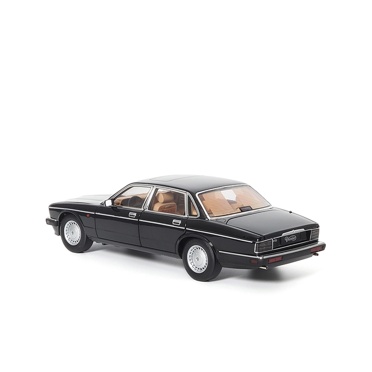 Almost Real 118 Jaguar XJ6 XJ40 21cm