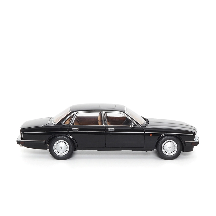 Almost Real 118 Jaguar XJ6 XJ40 21cm