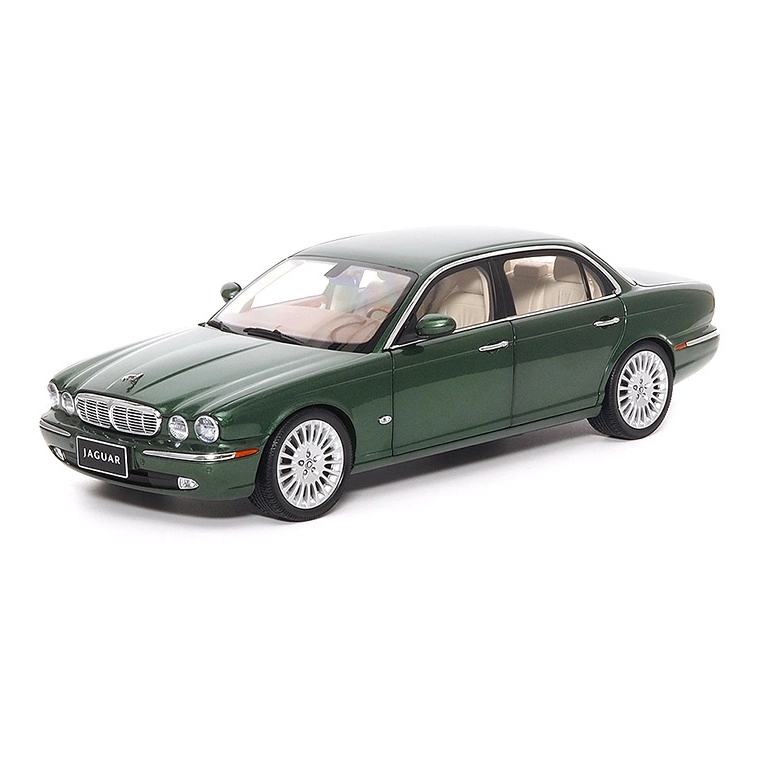 Almost Real Jaguar XJ6 X350 Ebony 118
