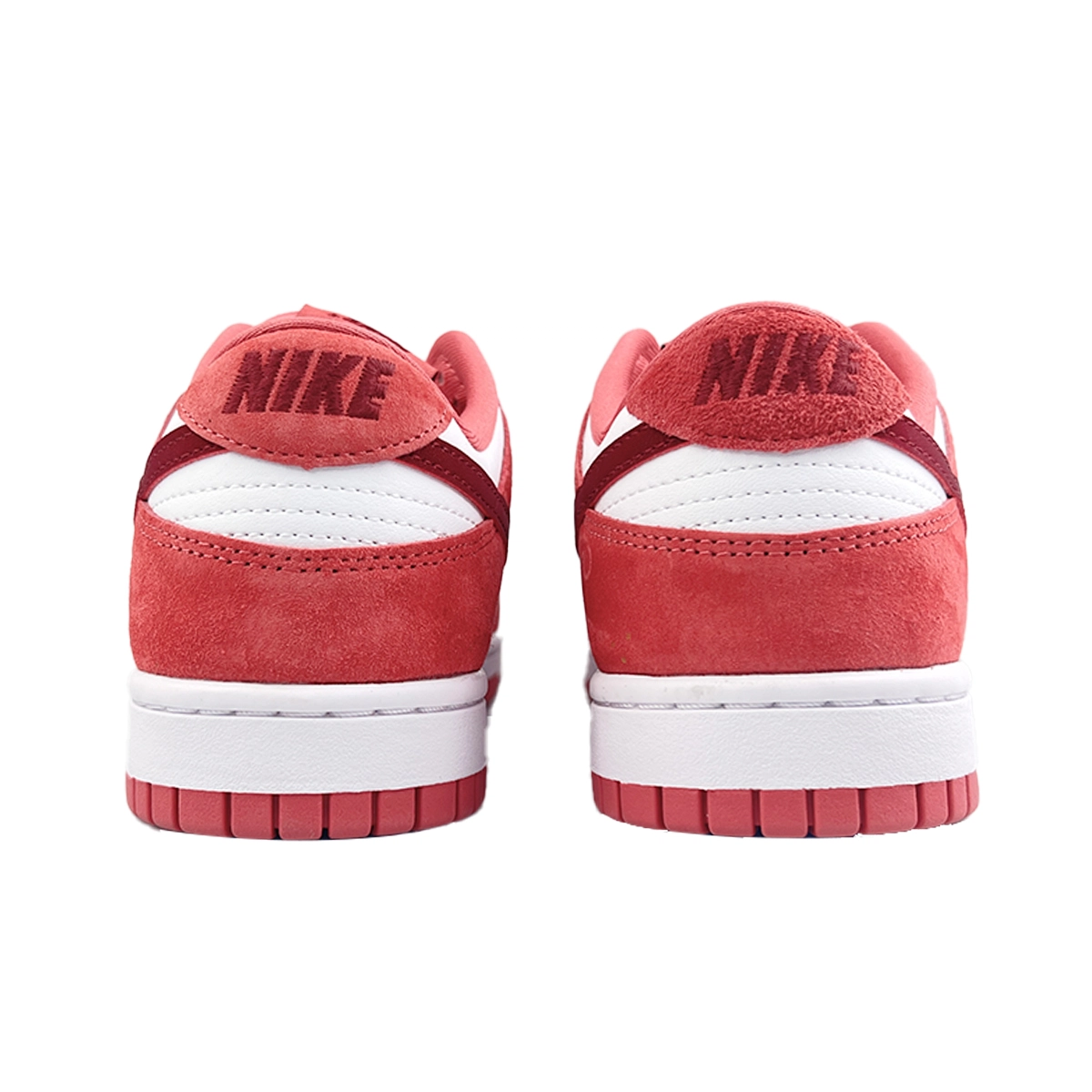Nike Dunk Low WMNS "Valentine's Day"